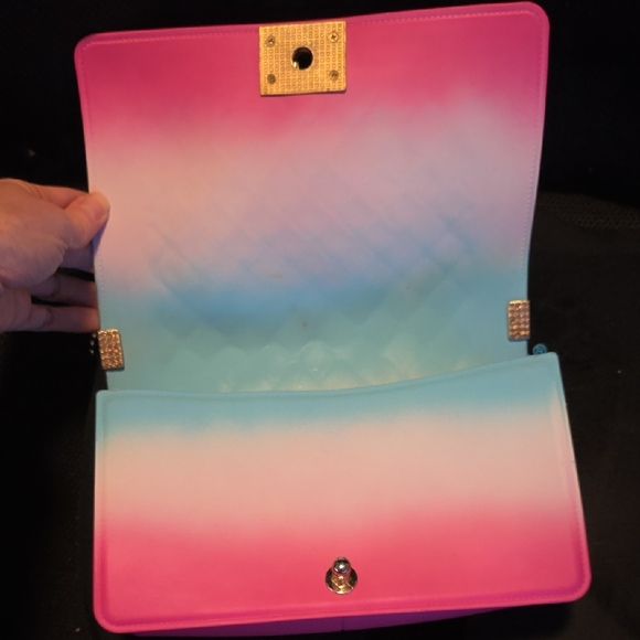 Hard Case Shoulder/Crossbody Quilted Chain Bag - Picture 9 of 10